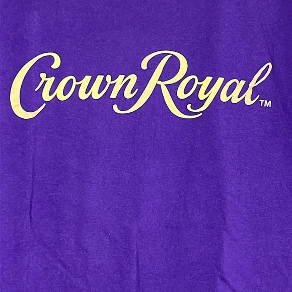 Men’s Large Purple Crown Royal Short Sleeved T-shirt NWOT - Picture 1 of 8